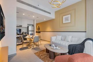 1 Bedroom in Aljada City Center l Balcony & Pool - LemonHomes - 4