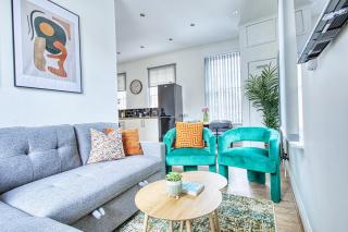 Central 2 beds APT with FREE parking, Sleeps 6 - 6