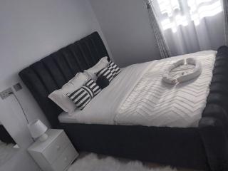 Empiris Luxe Homes - 1