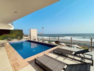 Stylish seaside apartment with stunning ocean view - 0