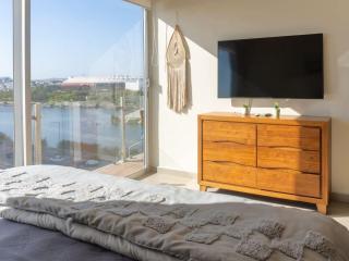 Stylish seaside apartment with stunning ocean view - 6