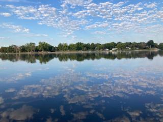 Stunning Retro Lakeside Retreat on Cedar Lake - 3
