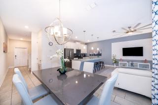 4833NF TOWNHOUSE 4 BEDROOMS & 3 BATHROOMS + POOL - 2