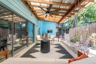 East Austin Hideaway Walk to Dining Sleeps 7 - 6