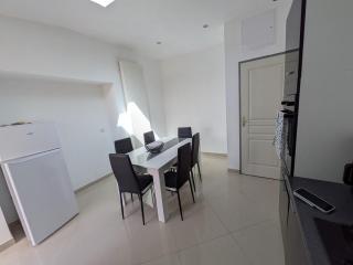 White house between land and sea St Pol de Léon - 5