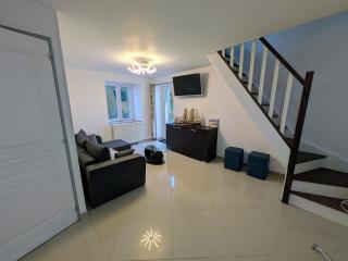 White house between land and sea St Pol de Léon - 1