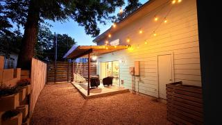 East Austin Hideaway – Walk to Dining, Sleeps 7 - 6