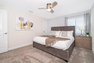 4301WB TOWNHOUSE 5 BEDROOMS & 4 BATHROOMS + POOL - 4