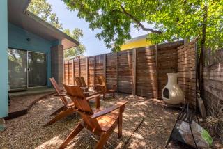 East Austin Hideaway – Walk to Dining, Sleeps 7 - 3