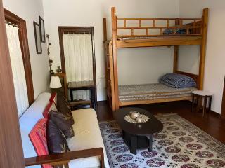 Mid Hill Cottage Guest Suites Nongrim - 7