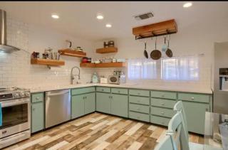 Hillside Bungalow - Walking distance to downtown - 7