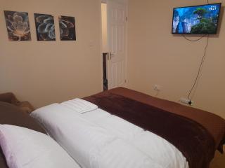 Four-bedroom house, kitchen, TV in each bedroom - 2