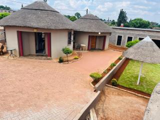 Empire Guesthouse - 9