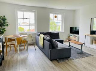 F4 Town Centre, Walk to Races! Sleeps 4 - 1