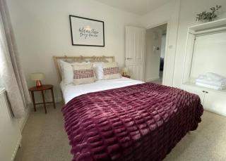F4 Town Centre, Walk to Races! Sleeps 4 - 4