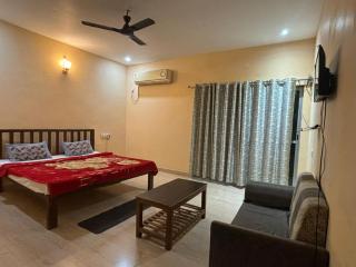 The Tiger's Hill Retreat - 1