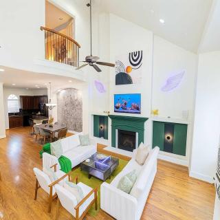 Galleria Getaway Private Pool Sleeps Up to 10 - 6