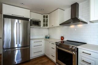 Cozy modern floating home next to Lonsdale Quay - 4