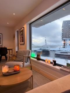 Luxury Panorama Apartment by the Sea with Northern Lights View - 6