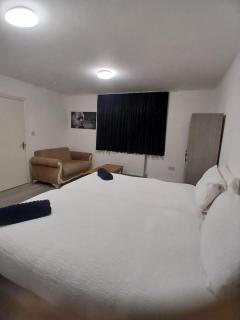 Fina's House - Moments from Tottenham Hotspur Stadium - 5
