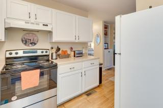 10 Mi to GSMNP Scenic Lake in the Sky Retreat! - 1