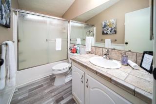 The Nest-2 K Beds-Game Room-Deck-5 min to Mariposa - 2