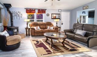 The Nest-2 K Beds-Game Room-Deck-5 min to Mariposa - 1