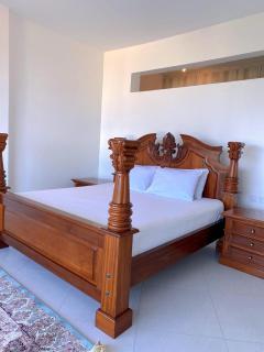 Nyali Beachfront 3BR with Pool, AC & WiFi - 4