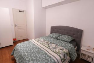 Comfort Parisian Room and Sofa Bed 1 min to Metro M4 & T3A Paris Chambre chez Habitant - 3