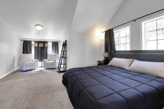 Spacious 3-Bedroom Near Campus - 3