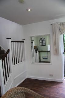 Charming 1-Bedroom House in Gerrards cross - 7
