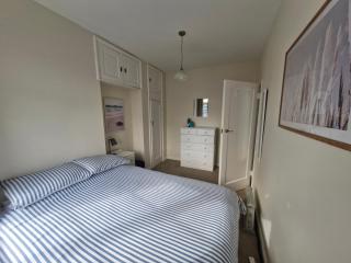 Best room near the stadium, train station, & parliament precinct - 9