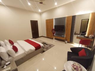 Holiday One Hotel & Suites - 9