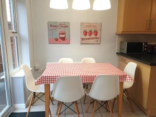 Stunning 4 King Bed House Central Solihull NEC BHX - 4