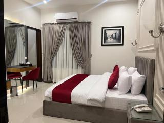 Holiday One Hotel & Suites - 2