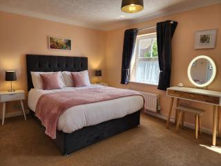 Stunning 4 King Bed House Central Solihull NEC BHX - 0