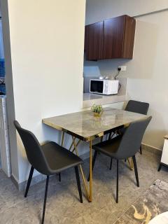 Serene Lakeside Haven - 8