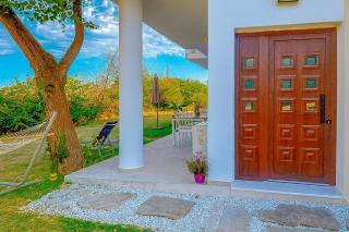 Oasis Acropolis Serres With Parking Next to Center - 1