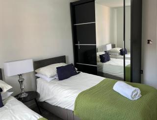 Margam's Gloucester House for Business Travellers - 8