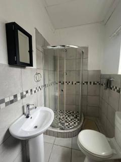 Makers lodge Bnb - 0