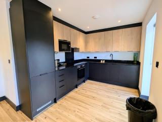 Elegant 2 bed flat with balcony in London - 9