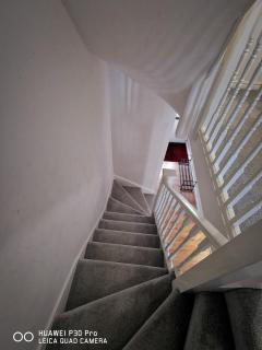 Comfortable 5 Bed Sleeps 5 Free Parking - 9