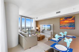 Corner Penthouse Ocean and City View - 3