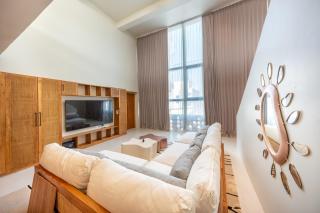 Gate 11 Mezzanine one - 6