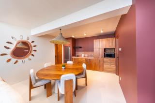 Gate 11 Mezzanine one - 5