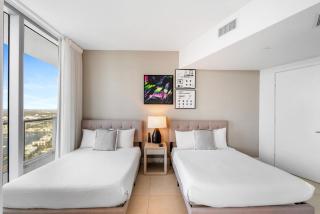 Corner Penthouse Ocean and City View - Hollywood - 2