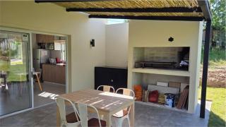 Casa nueva, Punta Colorada, Piriapolis con amplio parrillero - 0