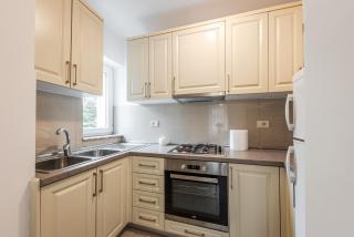 2Bdr Central Condo-5min Walk from New Bazaar - 8