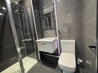 Spacious 4 Bed 3 Bath with Parking in Worthing - 8