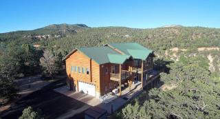 7 Bedroom Retreat near Zion, Bryce, and Grand Canyon - 3